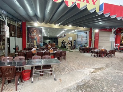 Mặt tiền mã lò nhộn nhịp quá, nhiều vị trí đẹp để đầu tư... 2