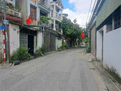 Bán nhà thạch bàn long biên   view đẹp   mặt tiền rộng   giá giật mình   5 tầng thang máy   44m 2