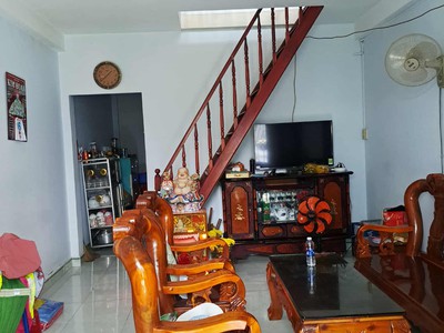 Nhà 2 tầng 41m2 4x10m , gần chợ lê văn quới hxh 5m đỗ cửa. btđ, bình tân. giá rẻ chỉ 4,35 tỷ tl. 1