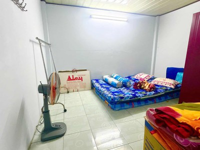 Nhà 2 tầng 41m2 4x10m , gần chợ lê văn quới hxh 5m đỗ cửa. btđ, bình tân. giá rẻ chỉ 4,35 tỷ tl. 3