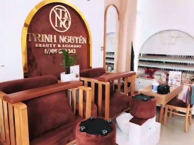 Mình cần sang đồ tiệm nail gội tại 141 thế lữ, đà nẵng 0