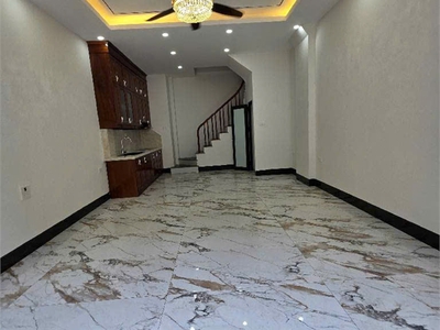 Bán nhà thạch bàn long biên   view đẹp   mặt tiền rộng   giá giật mình   5 tầng thang máy   44m 0