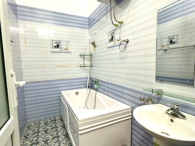 Cho thuê nhà khu phân lô Văn Cao, DT: 70m2, 4 p.ngủ. 6