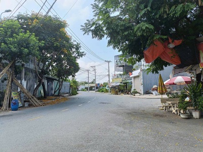 Bán nhà căn góc mặt tiền đường thông 4 hướng, sổ hồng riêng, hoàn công đủ 0