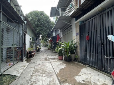 Gấp bán nhà ngay chợ bình thành hẻm 5m xe hơi ngủ nhà 58m2-2 tầng 4 tỷ 2 0