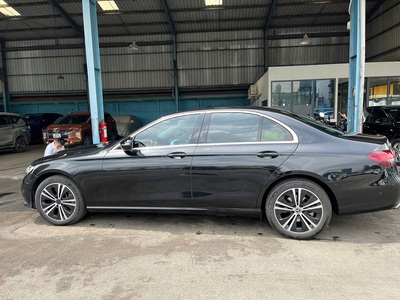 Bán E180 : đăng ký 2022, chạy 36k km : giá 1,249 tỷ 0