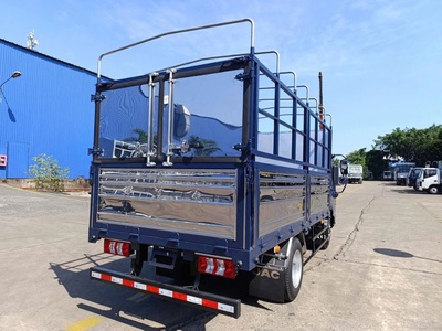 Xe sẵn giao ngay H200 E5 Thùng Bạt 2