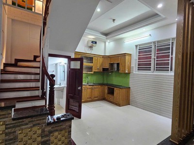 Nhà đẹp - giá tốt - vị trí đắc địa tại ngõ 173, hoàng hoa thám, phường ngọc hà, hà nội 2