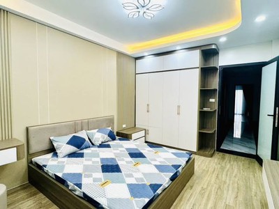 Bán nhà nguyễn sơn   long biên, 60m,thang máy xịn xò , ngõ thông, hai bước ra ô tô tránh, nhỉnh 12 3