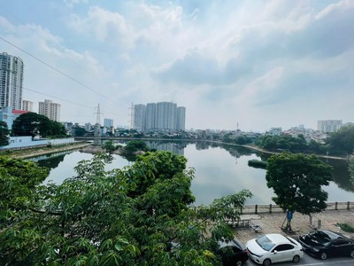 View hồ độc bản  bán tòa building 9t mp hạ đình 72m2, mt 6m, vỉa hè đá bóng, vip 4