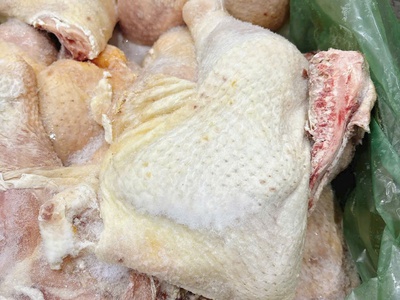 Gà góc tư đông lạnh nguyên thùng 15kg   Giá rẻ tận gốc 0