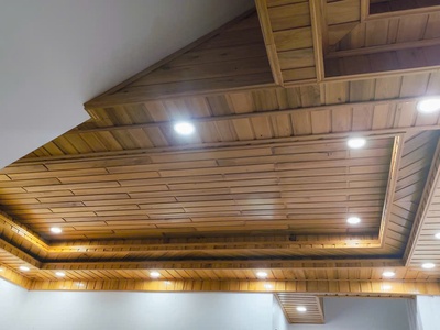Bán nhà 3 tầng , nội thất gỗ 90 đẹp gần kdt vính điềm trung- chỉ cần xách vali vào ở luôn  3