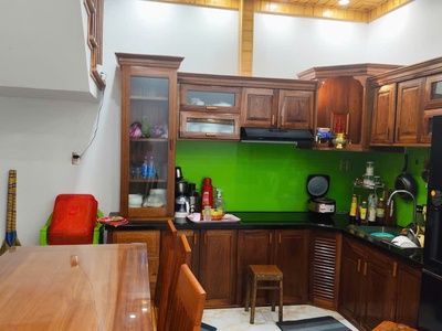 Bán nhà 3 tầng , nội thất gỗ 90 đẹp gần kdt vính điềm trung- chỉ cần xách vali vào ở luôn  1