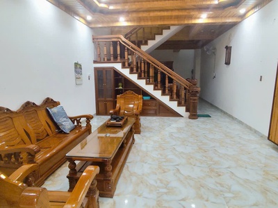 Bán nhà 3 tầng , nội thất gỗ 90 đẹp gần kdt vính điềm trung- chỉ cần xách vali vào ở luôn  0