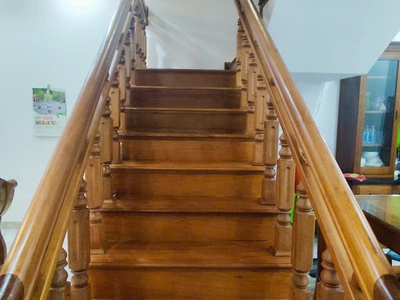 Bán nhà 3 tầng , nội thất gỗ 90 đẹp gần kdt vính điềm trung- chỉ cần xách vali vào ở luôn  2