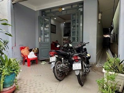 Nhà q7 nở hậu 4,5x23, gần mặt tiền, sân trước sau, 2 phòng trọ riêng   7,5 tỷ 3