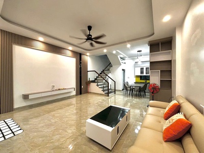 Bán nhà 2 tầng độc lập   sân cổng   2 mặt ngõ tại quỳnh hoàng, nam sơn 1