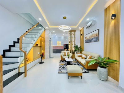 Căn duy nhất gần dương quảng hàm 2 tầng, 5x19m, hẻm 4m, gần khu ăn uống giá 7.8 tỷ, ở ngay 3