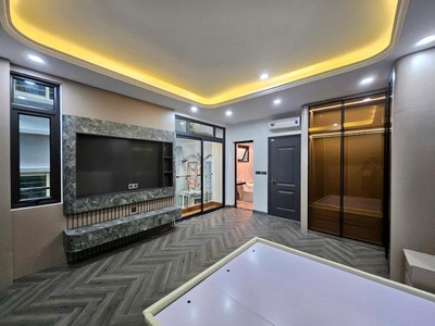 Nhà mới 6 tầng thang máy - trung tâm bồ đề long biên 2