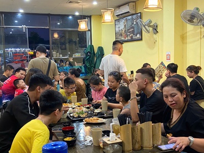 Sang nhượng nhà hàng đang hoạt động ổn định   kinh doanh bún ốc, hải sản   long biên, hà nội 1