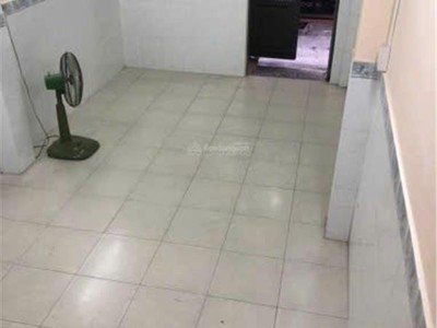 Cho thuê nhà nguyên căn cmt8 q3 40m , hẻm thông 3m đối diện chợ hòa hưng cách 40m, 8.5 tr/th. 3