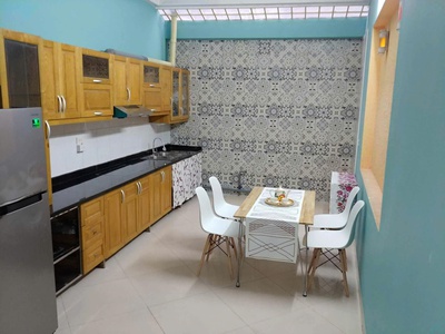 Bán nhà 5 tầng đẹp  khu long biên  gần ô tô đỗ, thu nhập 240tr/năm 1