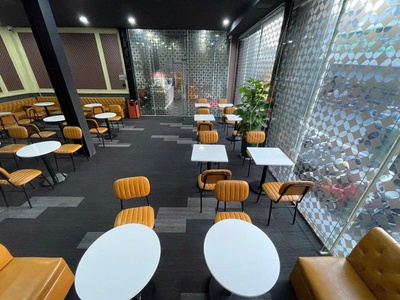 Quận 1   mặt bằng đẹp lắm   cho thuê tầng 1, 2, 3 và trệt , dt : 180 m2   mỗi tầng   tel : 1