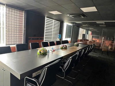 Quận 1   mặt bằng đẹp lắm   cho thuê tầng 1, 2, 3 và trệt , dt : 180 m2   mỗi tầng   tel : 2