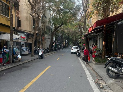 Siêu Hiếm 7,4 Tỷ Mặt Phố Đặng Dung 2 Tầng Có Nóc SDCC Mặt Tiền 3M Vỉa Hè Rộng 0