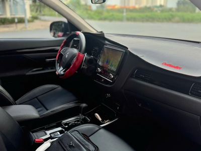 Mitsubishi Outlander 2.0 CVT 8