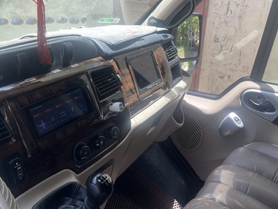 Bán Ford Transit 10 chỗ - Đời 2021 4