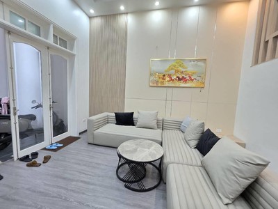 Bán nhà cầu diễn, 35m2, 5 tầng dân xây, cách ô tô tránh 10m, giá chỉ 7 tỷ 1