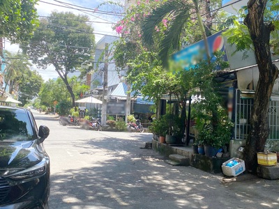 Nhà mt đường số 9 kdc bình hưng, 6x18m 3 lầu 1
