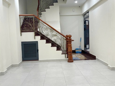 Nhà mới 2 mặt hẻm 3 tầng nở hậu 8m sát đường trần bình trọng p2q5. giá 9.8 tỷ 0