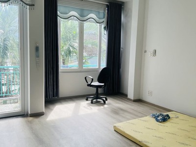 Bán nhà 3 tầng trần cao vân  có 3 đường để đi vào nha, cách kiệt đậu ô tô 1 căn nhà 2