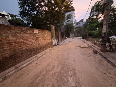 Bán đất ngõ 532 ngọc thuỵ 75m2, mt 5m6 vuông đẹp,  oto 7 chỗ ra vào thoải mái, giá đầu tư. lh 2
