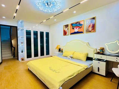 Bán nhà phố xốm 48m2, 5 tầng, lô góc, ô tô tránh, nhà mới đẹp ở ngay 3