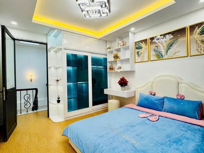 Bán nhà phố xốm 48m2, 5 tầng, lô góc, ô tô tránh, nhà mới đẹp ở ngay 1