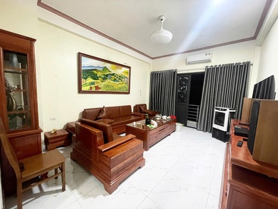 Ccần bán căn nhà 5 tầng ở đức thượng hoài đức .hà nội. nhà dân xây 5 tầng thang máy .kin cố. ô tô 1