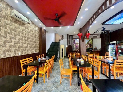 Bán căn góc 3 mặt tiền gần biển nha trang   4 tầng có thang máy, cho thuê 70tr/tháng  siêu vị trí 1