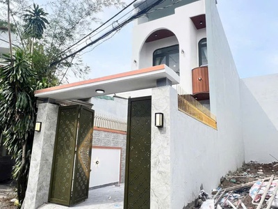Bán nhà lầu mới tinh, siêu sang, gần chợ tân hiệp, sân oto, chỉ 4 tỷ 390 0