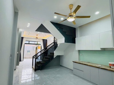 Bán nhà lầu mới tinh, siêu sang, gần chợ tân hiệp, sân oto, chỉ 4 tỷ 390 3