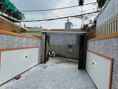 Bán nhà lầu mới tinh, siêu sang, gần chợ tân hiệp, sân oto, chỉ 4 tỷ 390 4