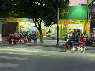 Nhà lau mặt tiền đường thông phan đăng lưu dĩ an, đối diện trường mầm non, sân ô tô dài. 2