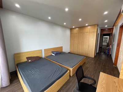 Cho thuê tòa nhà mặt phố Văn Cao, DT: 90m2, 8 ngủ khép kín. 8