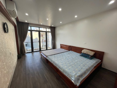 Cho thuê tòa nhà mặt phố Văn Cao, DT: 90m2, 8 ngủ khép kín. 1