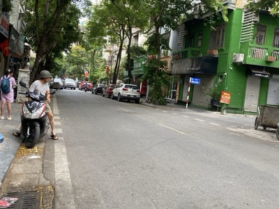 Bán nhà mặt phố hà nội - tòa vp hàng chuối - 8 nổi 1 hầm - 3 mặt thoáng - mặt tiền quyền lực - 1 sổ 2