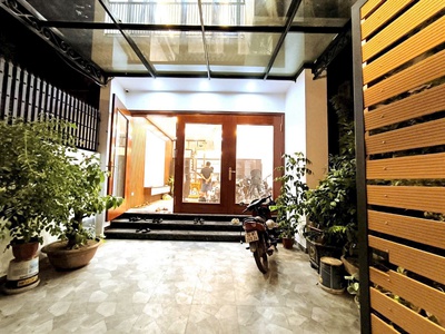 Bán nhà long biên 5 tầng thang máy ô tô vào nhà hướng nam sổ nở hậu đẹp 0