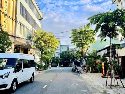 1010  chính chủ cần bán toà căn hộ 6 tầng đường man thiện - 12 phòng - giá đầu tư 0