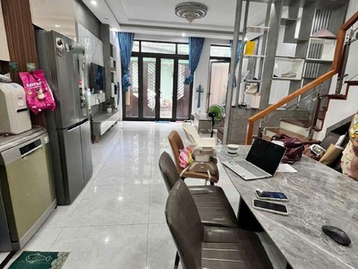 1010 siêu phẩm nhà 4 tầng - đường thi sách - nhà mới - đẹp - sang trọng - trung tâm thành phố 2